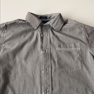 Men’s Tommy Hilfiger S/S dress shirt size Small